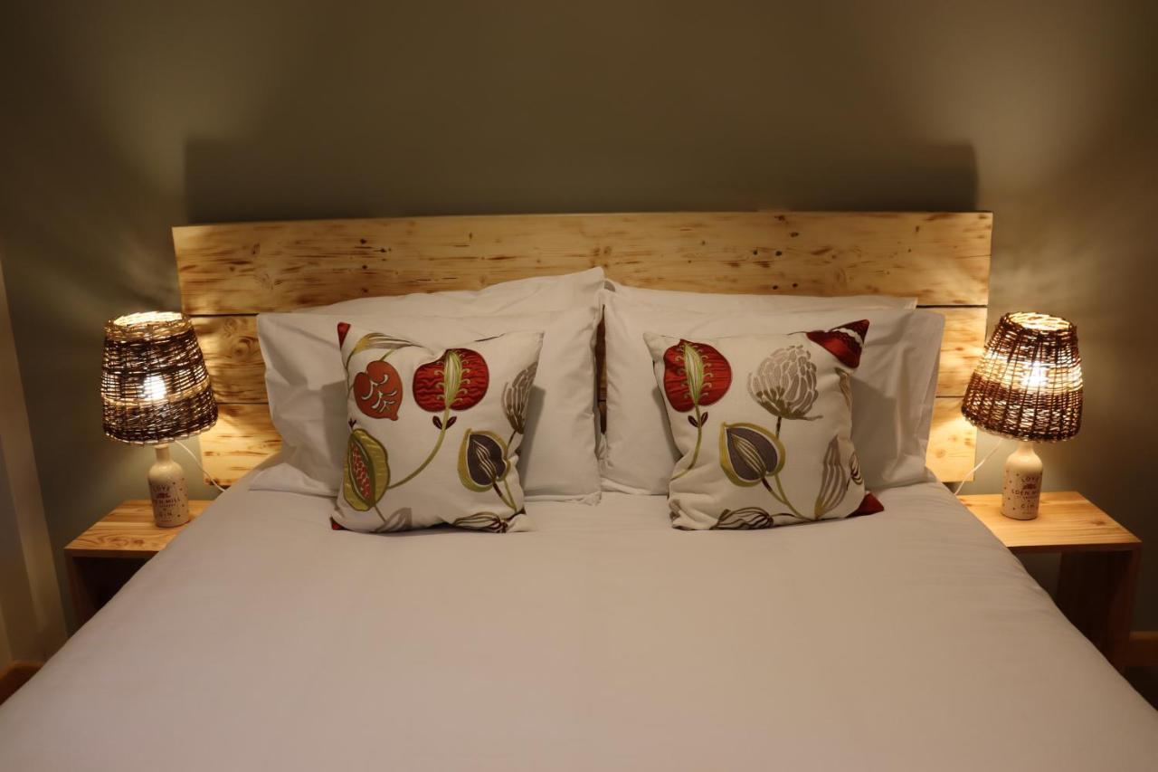 South Downs Eco Lodge & Camping East Meon Exteriör bild
